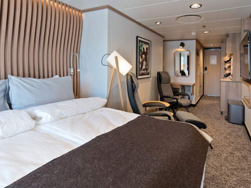 Arctic Superior | Outside cabin - With balcony